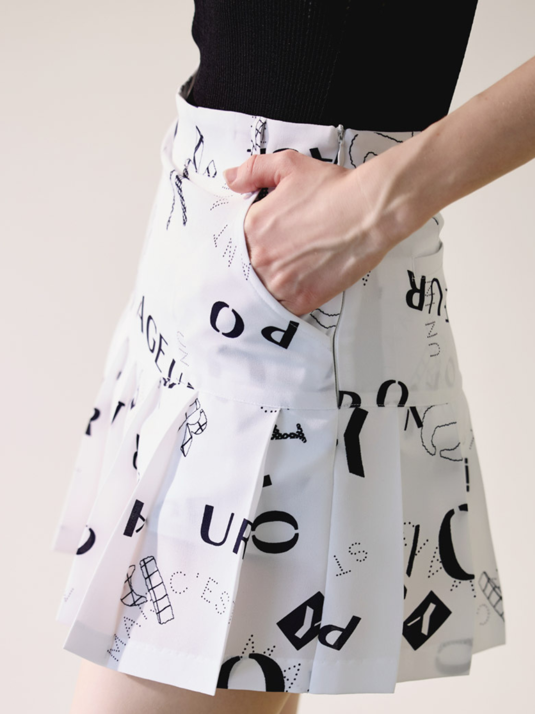 Lettering Print Pleated Mini Skirt CH289