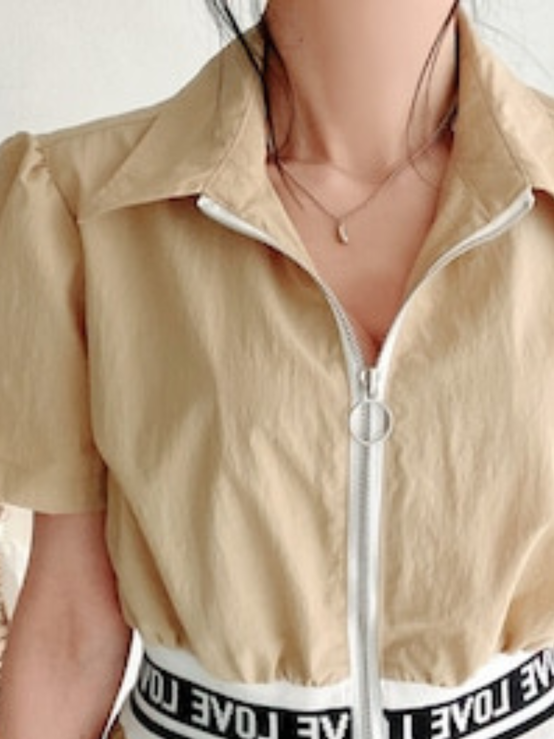 Vestido de manga abullonada con letras en la cintura CH353