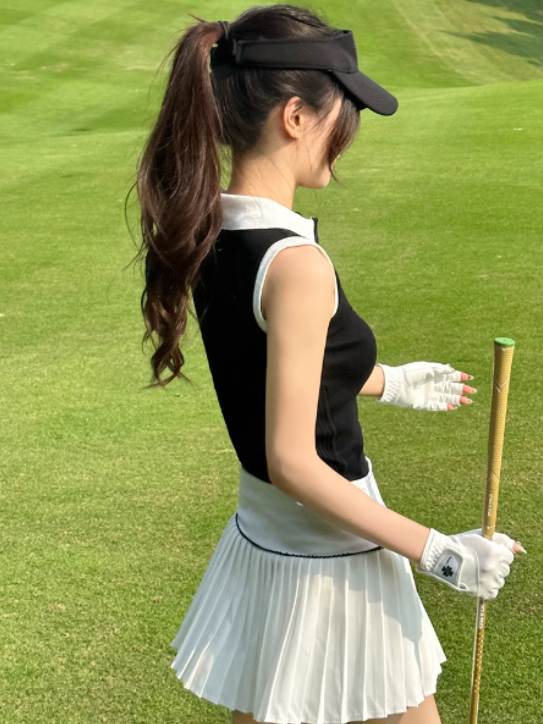 Rok lipit golf putih CH630