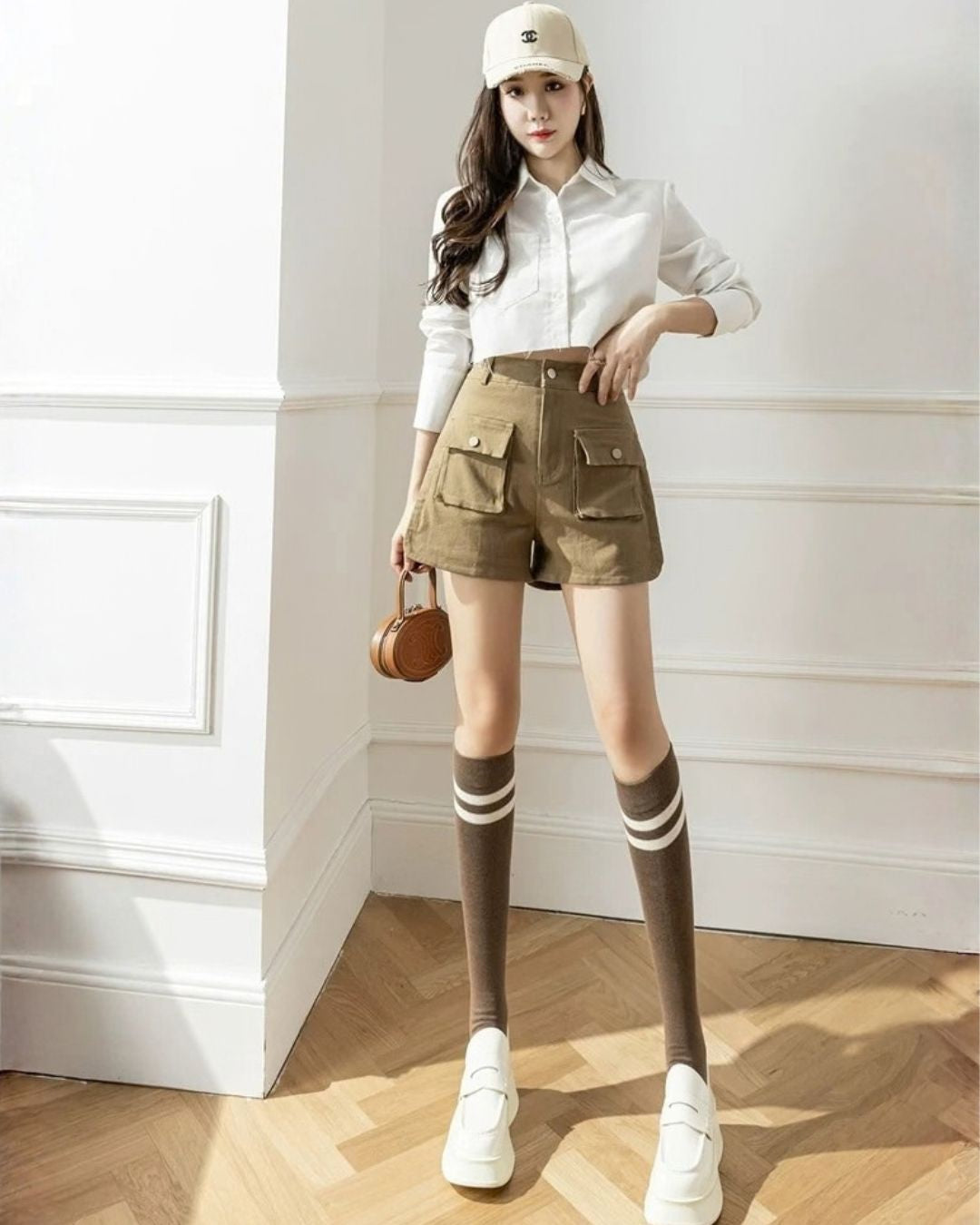 Celana pendek denim kaki lebar berwarna khaki CH352