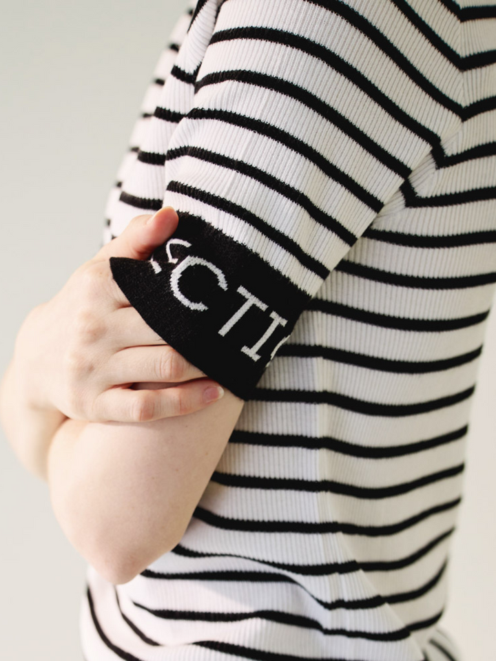Logo print mock neck striped knit CH292