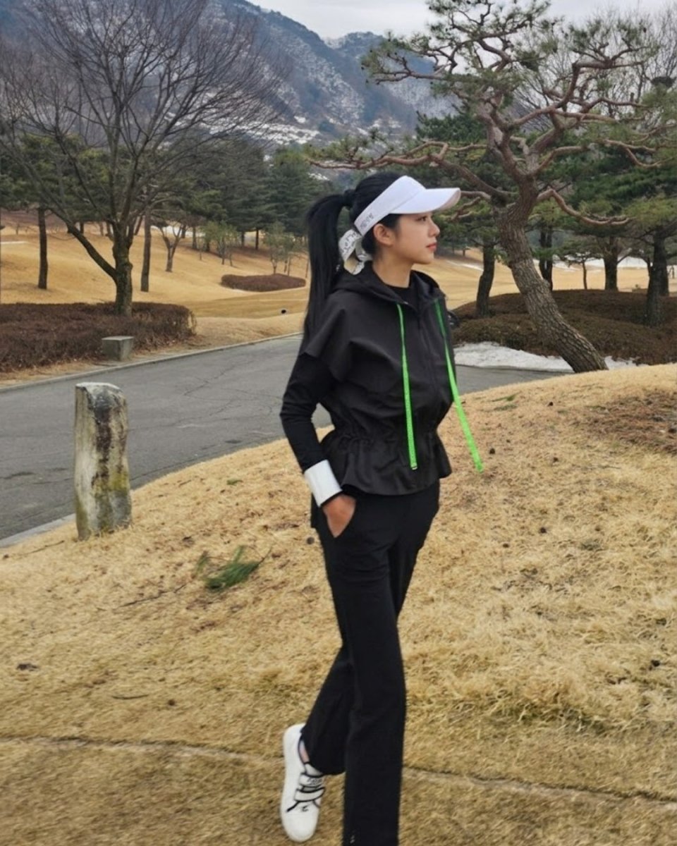 美シルエットフレアゴルフジャンパー　CH1013 - Chamule