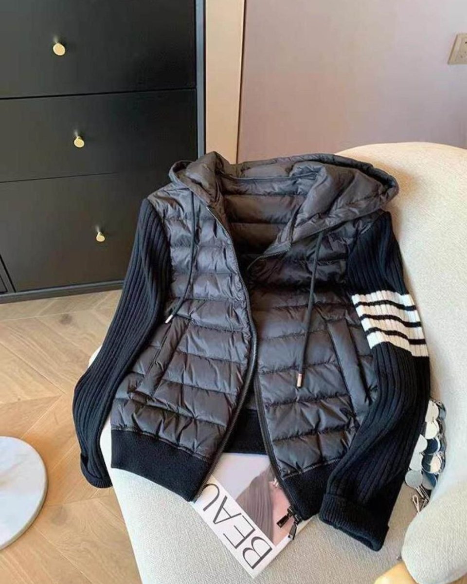Clean up the warehouse and recover the leak! Patchwork knit drawstring hooded padded jacket. Women's versatile lightweight padded jacket for Fall/Winter 2024.