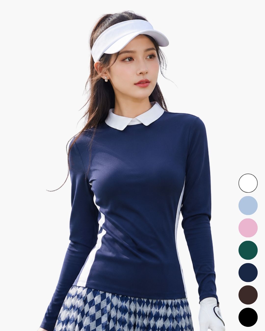 Chamuleのサイドラインがスポーティーなバイカラー長袖ゴルフトップスを着用した女性ゴルファー