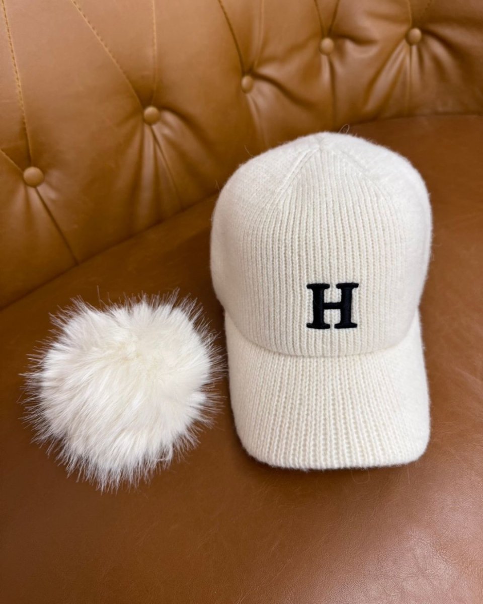 Hロゴポンポン付き帽子　CH865 - Chamule