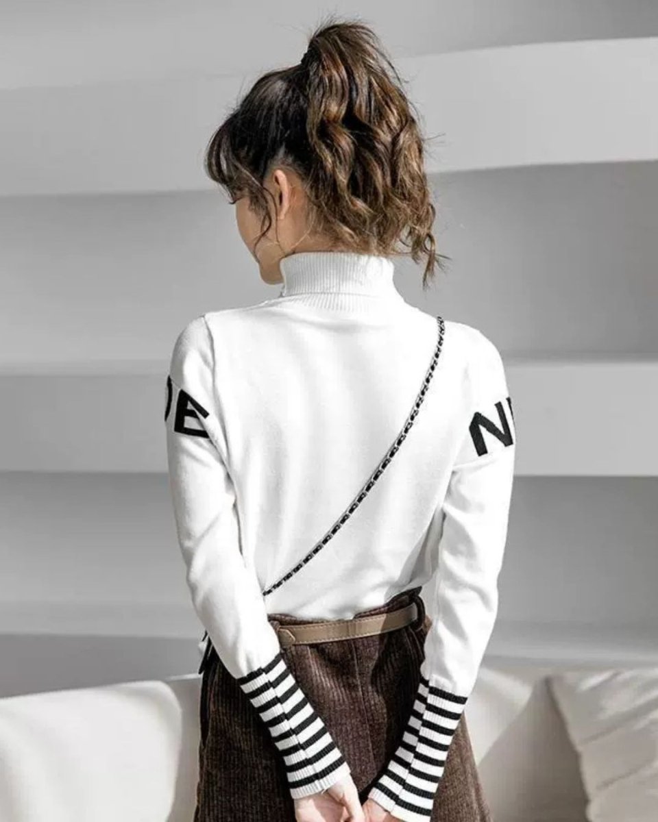 ゴルフトップス レディース タートルネック ロゴ入り ボーダー袖ニット - Chamule